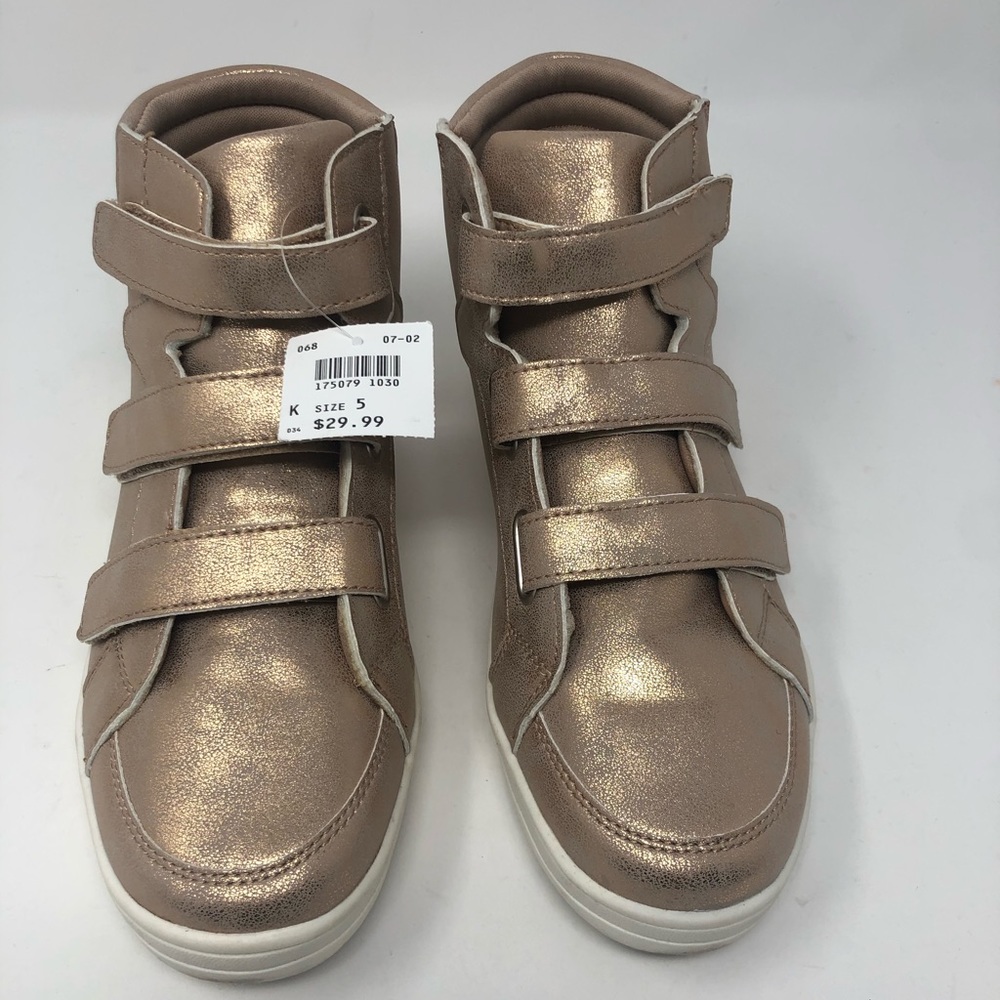 🔖NEW Brash Velcro high tops in rose gold